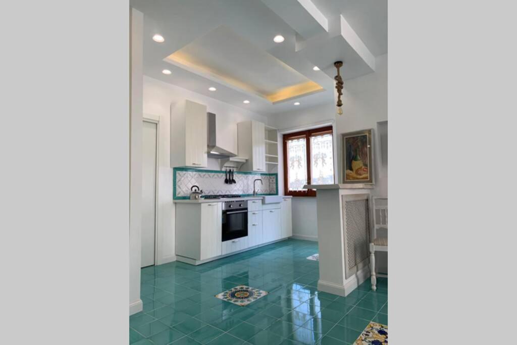 Super Attico Vista Mare Con Piscina Apartment Соренто Екстериор снимка