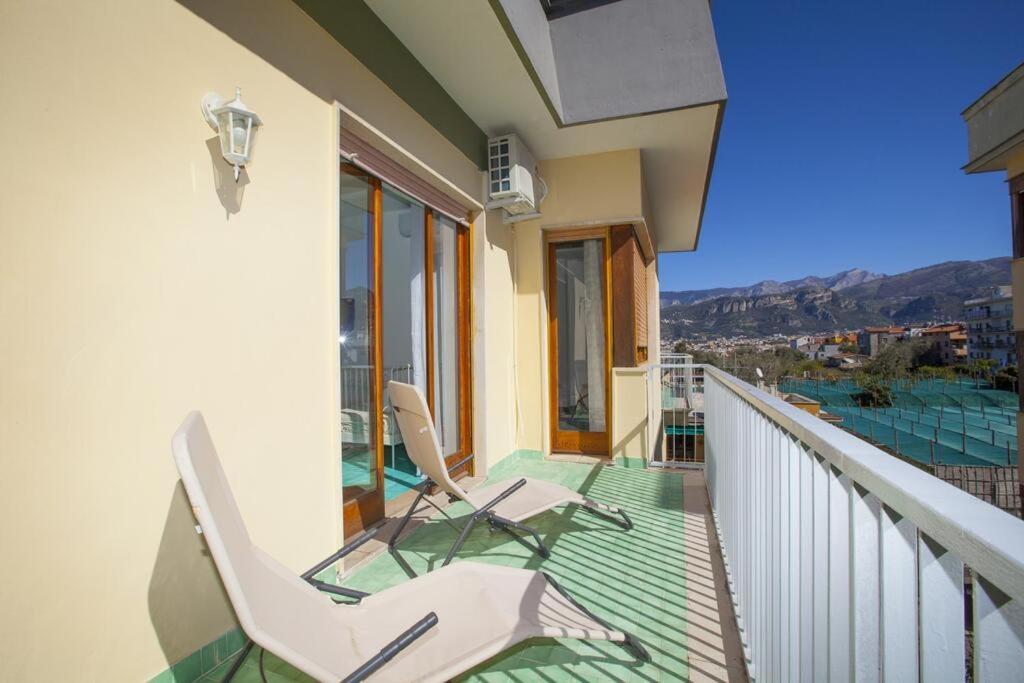 Super Attico Vista Mare Con Piscina Apartment Соренто Екстериор снимка