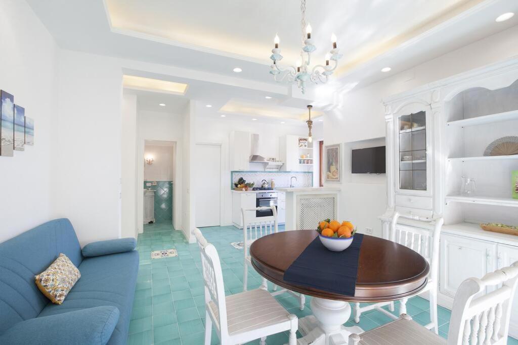 Super Attico Vista Mare Con Piscina Apartment Соренто Екстериор снимка