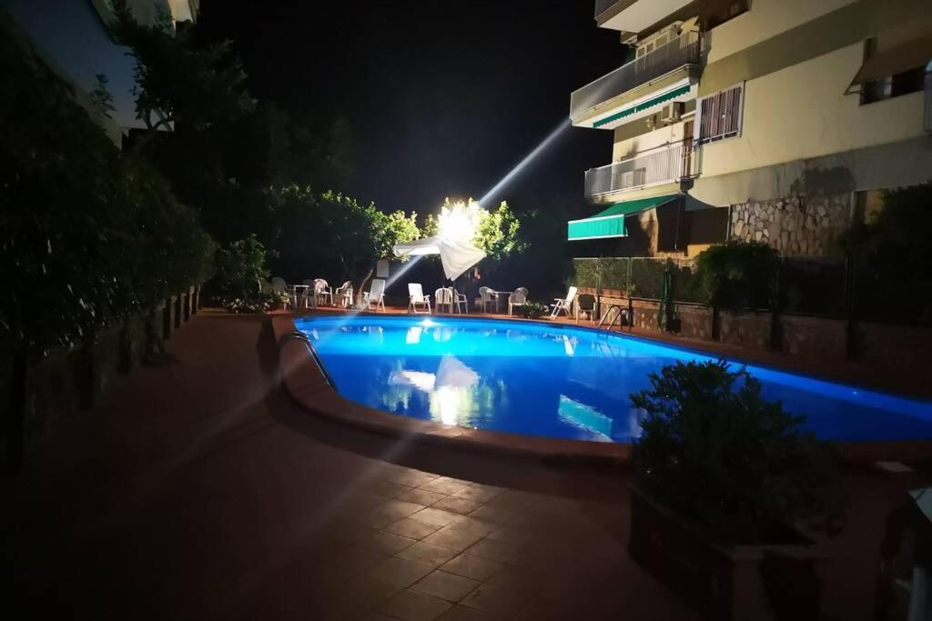 Super Attico Vista Mare Con Piscina Apartment Соренто Екстериор снимка