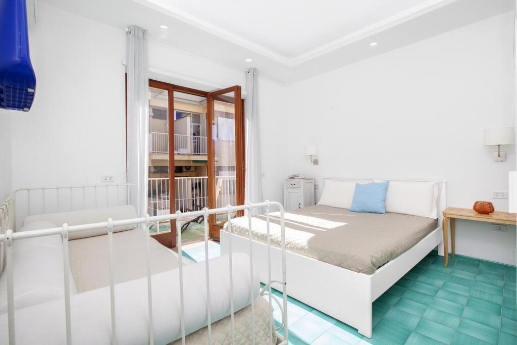 Super Attico Vista Mare Con Piscina Apartment Соренто Екстериор снимка