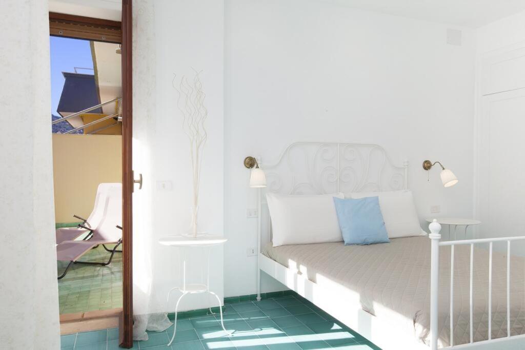Super Attico Vista Mare Con Piscina Apartment Соренто Екстериор снимка
