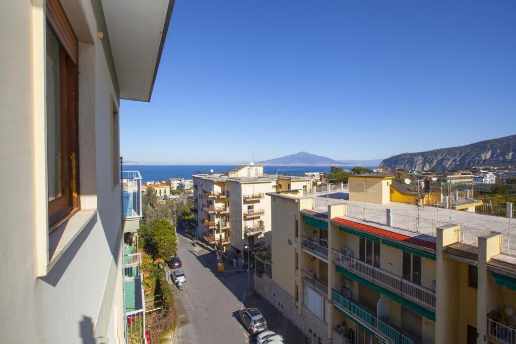 Super Attico Vista Mare Con Piscina Apartment Соренто Екстериор снимка