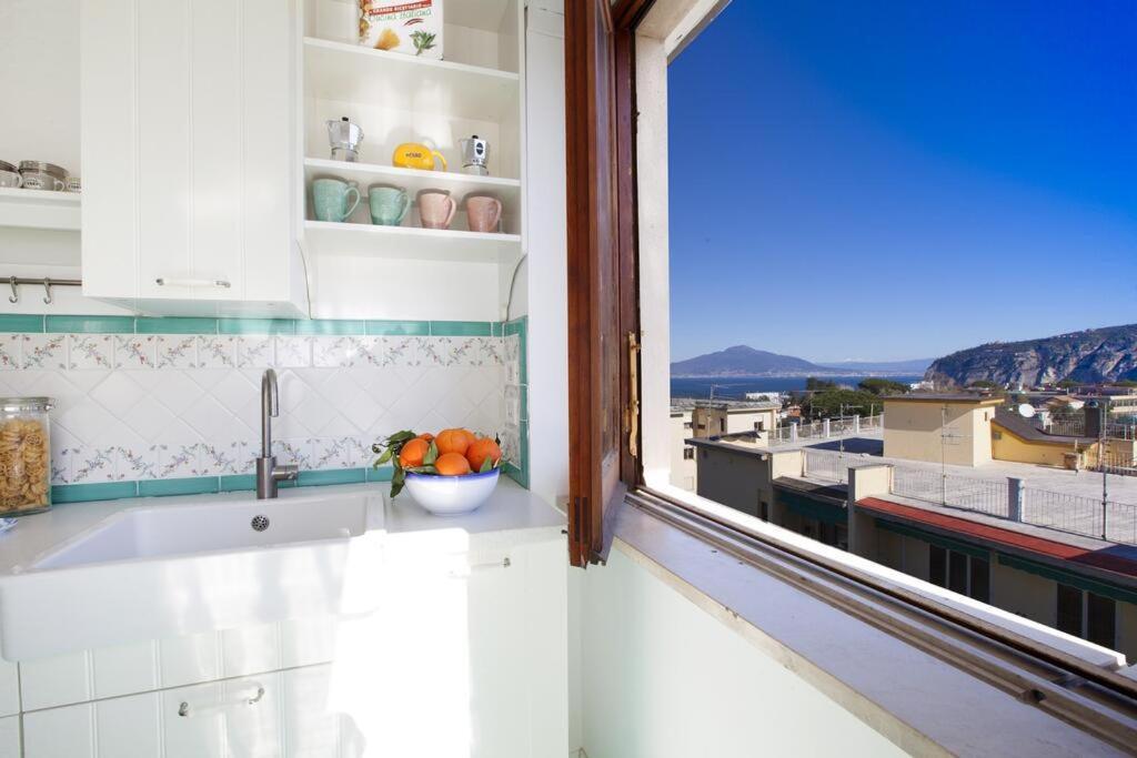 Super Attico Vista Mare Con Piscina Apartment Соренто Екстериор снимка