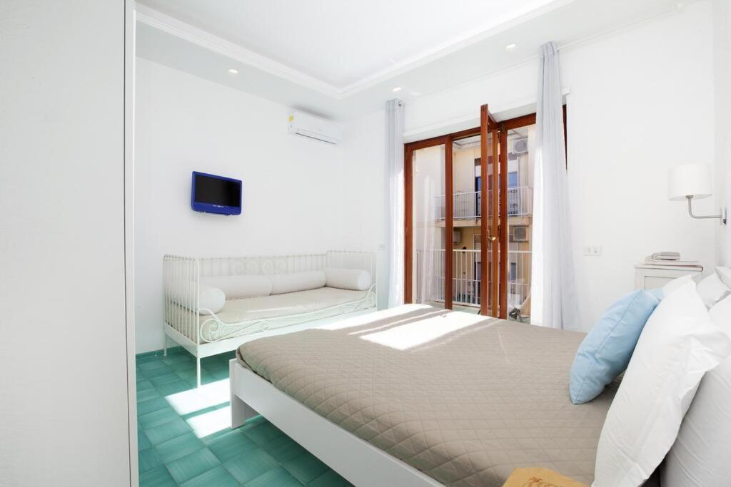 Super Attico Vista Mare Con Piscina Apartment Соренто Екстериор снимка
